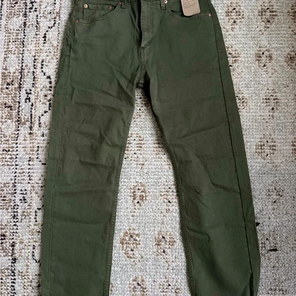 NWT: Men’s Green Levi Jeans - Picture 4 of 4